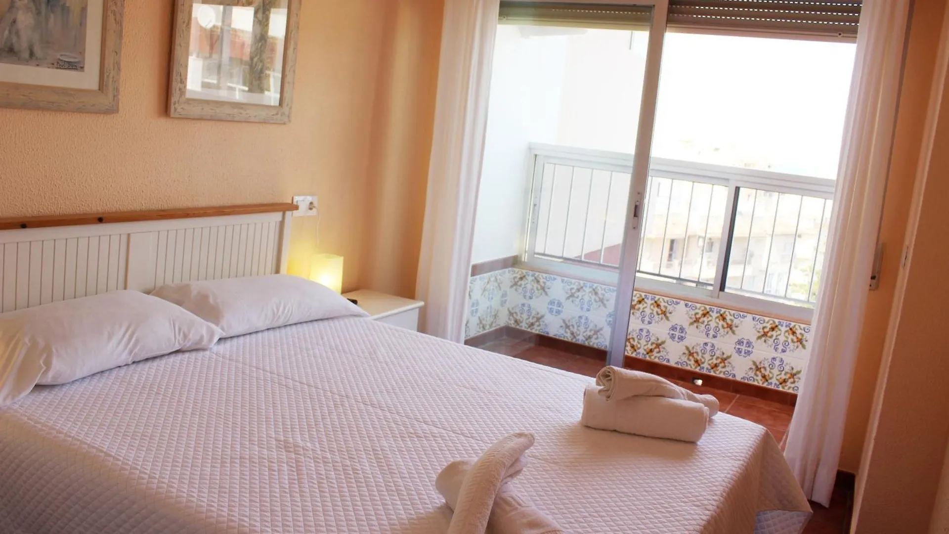 M & M Neptuno Torrecilla Beach Nerja 0*,  Ισπανία