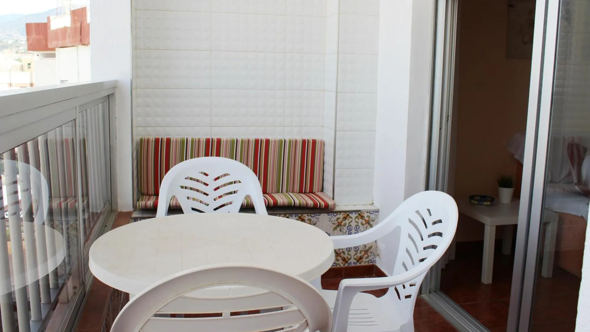 M & M Neptuno Torrecilla Beach Nerja Apartment